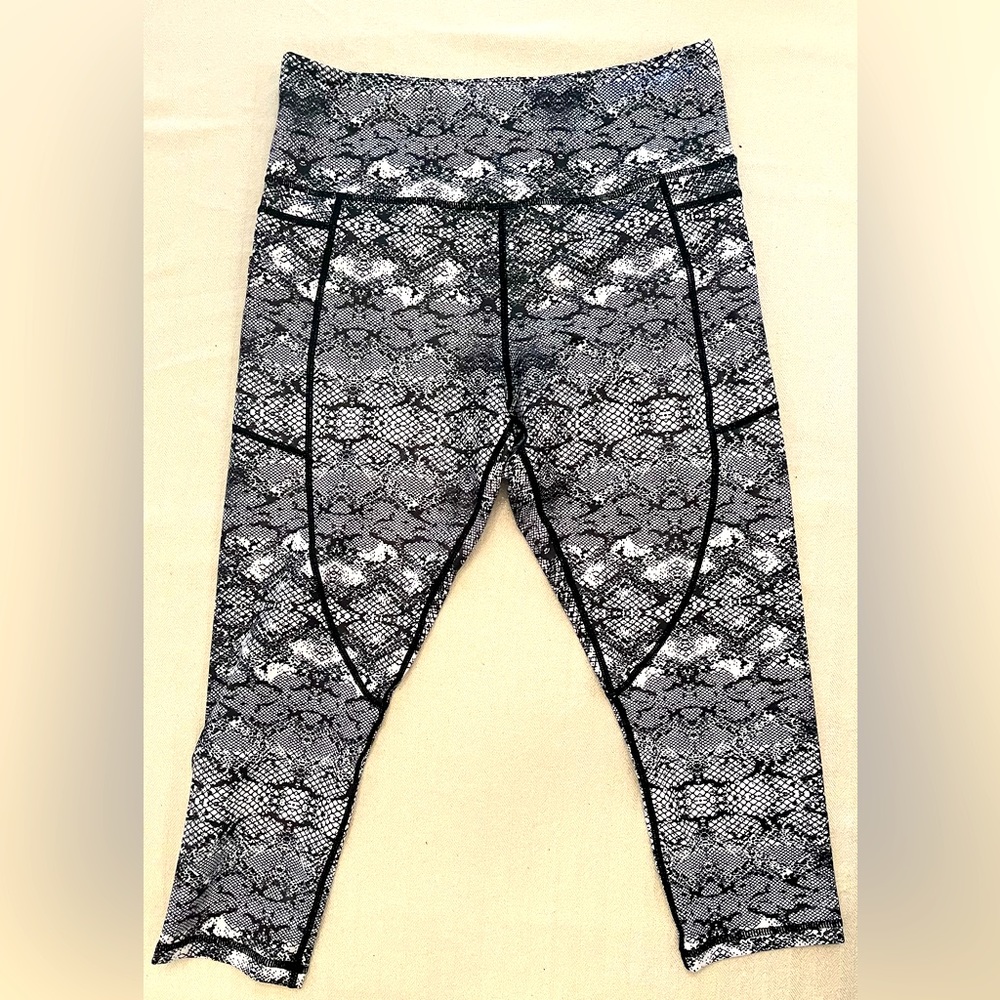 Zyia women’s workout crops